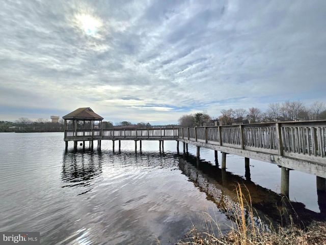 21 WATERVIEW CT, Marlton, NJ 08053