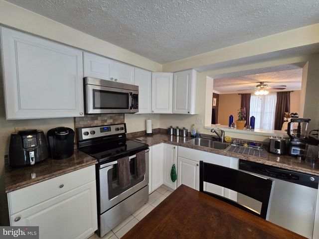 21 WATERVIEW CT, Marlton, NJ 08053