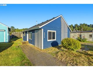5024 Se JETTY Ave, Lincoln City, OR 97367