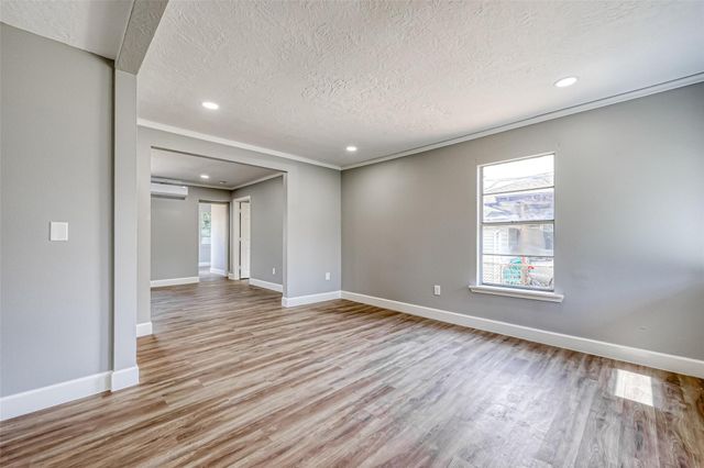 6715 Victoria Street, Houston, TX 77020