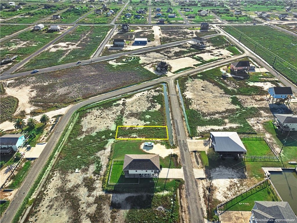 243 Sailfish Dr, Rockport, TX 78382 — photo 3
