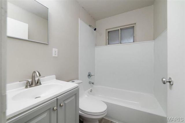 10769 Spring Garden Drive, St Louis, MO 63137