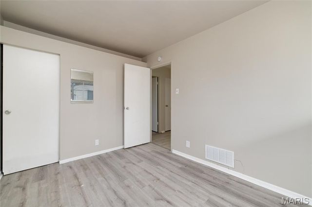 10769 Spring Garden Drive, St Louis, MO 63137