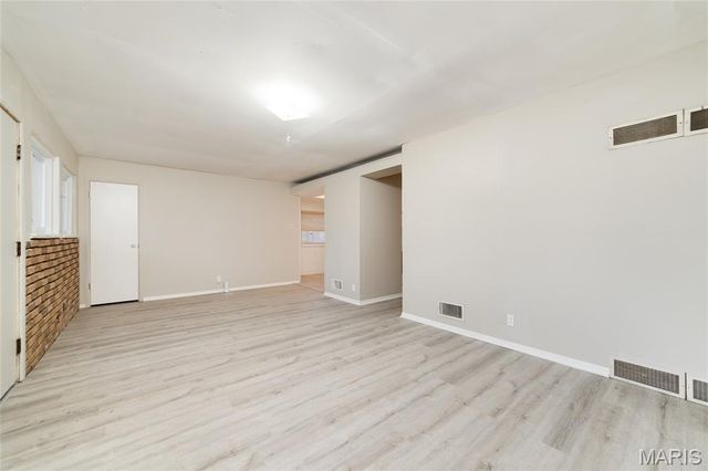 10769 Spring Garden Drive, St Louis, MO 63137