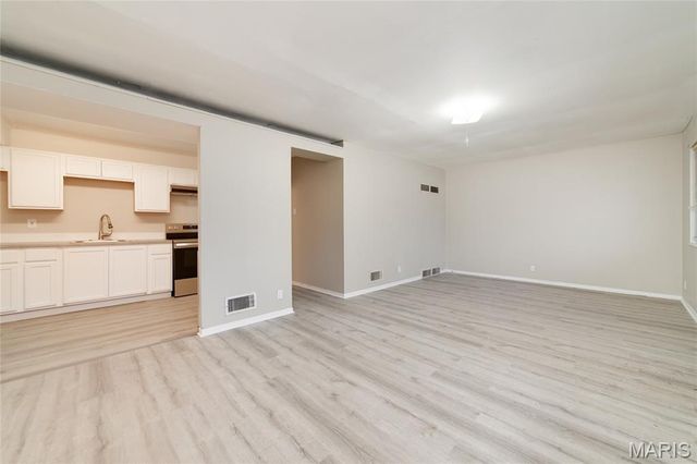 10769 Spring Garden Drive, St Louis, MO 63137