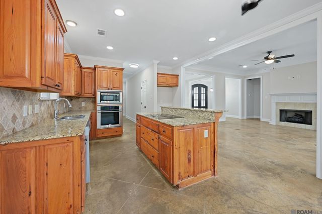 12289 River Highlands, St Amant, LA 70774