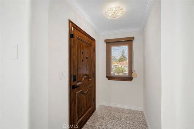 1560 Ridgeway Drive, Glendale, CA 91202
