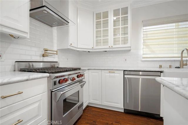 1560 Ridgeway Drive, Glendale, CA 91202