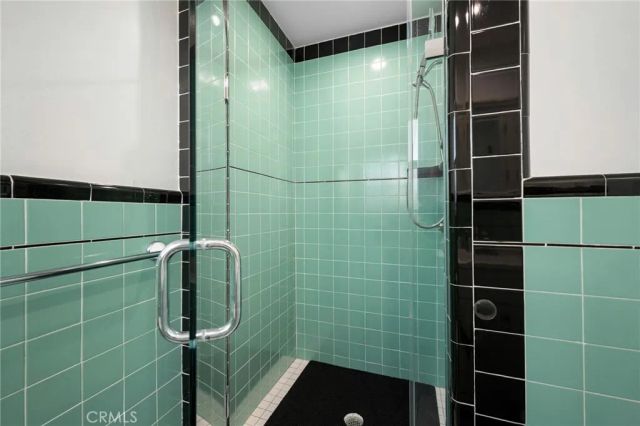 1560 Ridgeway Drive, Glendale, CA 91202