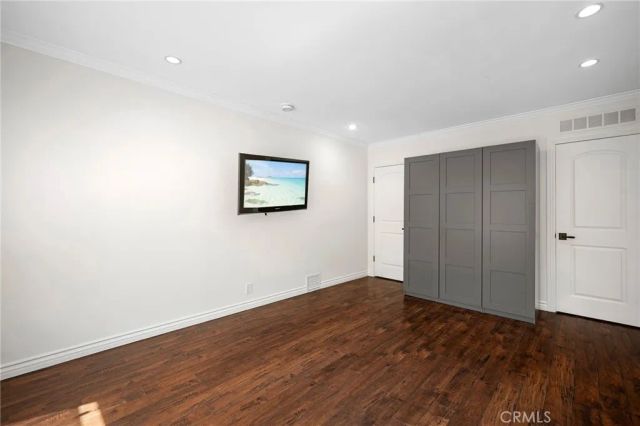 1560 Ridgeway Drive, Glendale, CA 91202