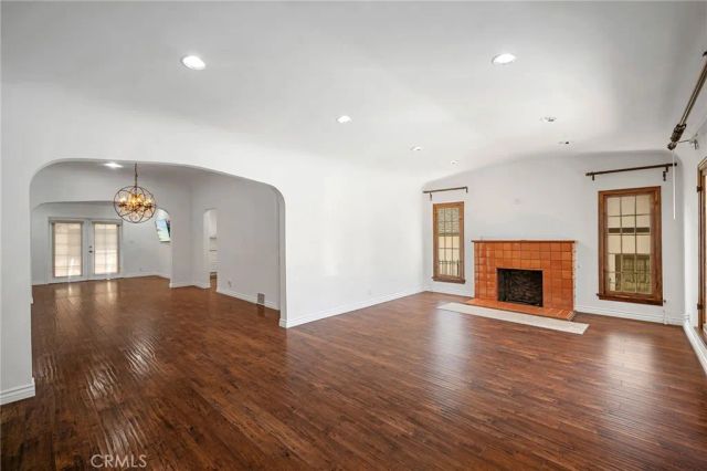 1560 Ridgeway Drive, Glendale, CA 91202