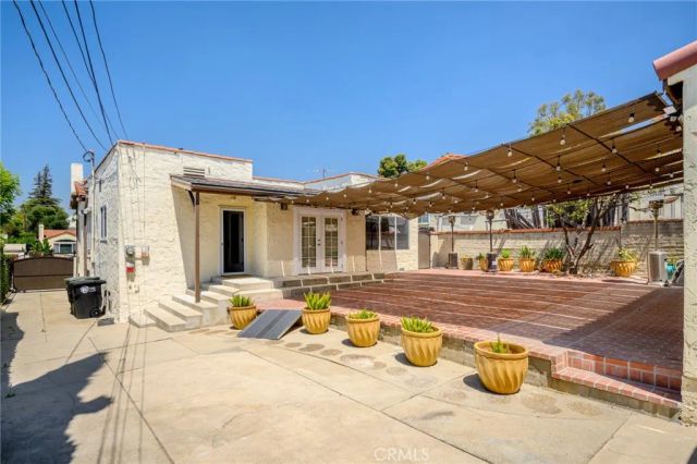 1560 Ridgeway Drive, Glendale, CA 91202