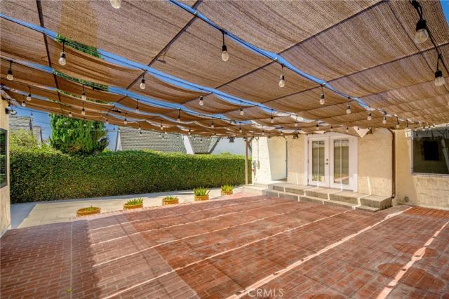 1560 Ridgeway Drive, Glendale, CA 91202