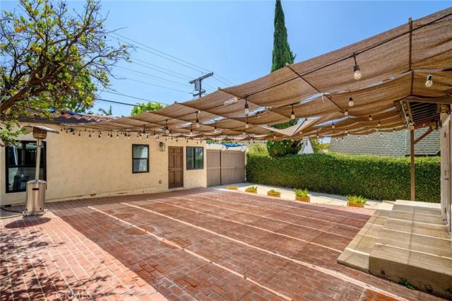 1560 Ridgeway Drive, Glendale, CA 91202