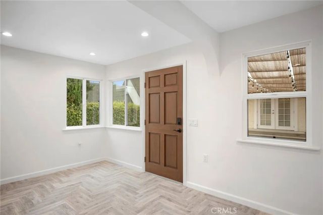 1560 Ridgeway Drive, Glendale, CA 91202