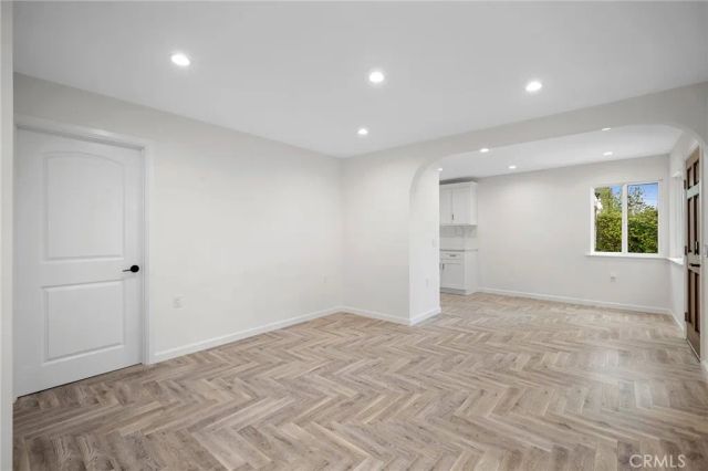 1560 Ridgeway Drive, Glendale, CA 91202