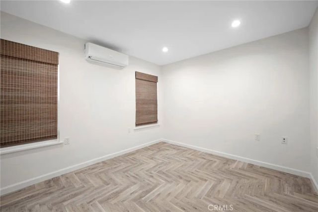 1560 Ridgeway Drive, Glendale, CA 91202