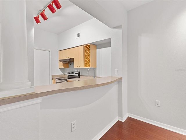 200 4TH AVENUE S 105, St Petersburg, FL 33701