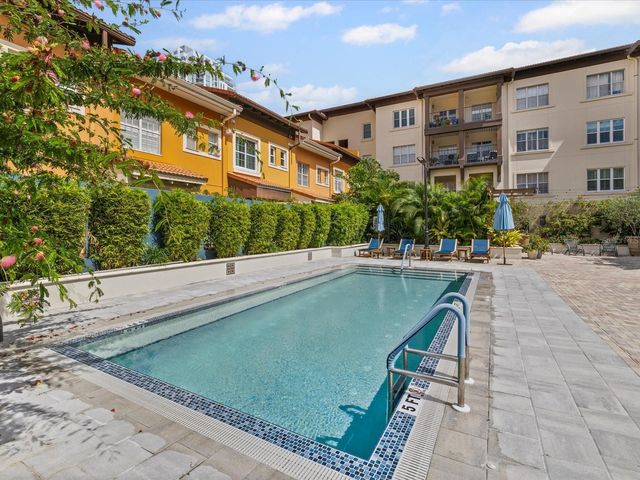 200 4TH AVENUE S 105, St Petersburg, FL 33701