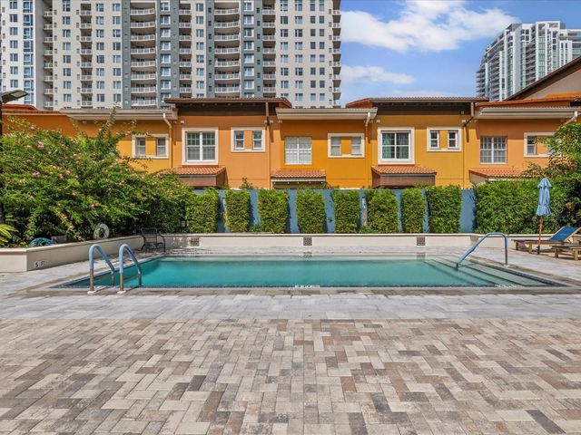 200 4TH AVENUE S 105, St Petersburg, FL 33701