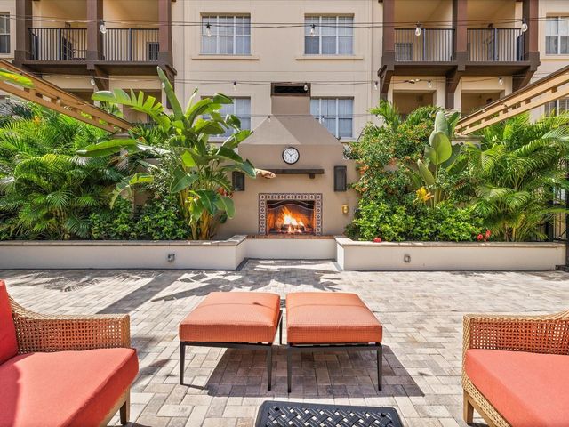 200 4TH AVENUE S 105, St Petersburg, FL 33701