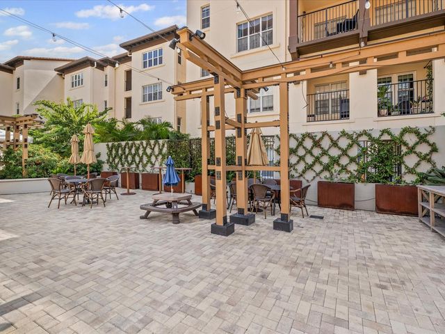 200 4TH AVENUE S 105, St Petersburg, FL 33701