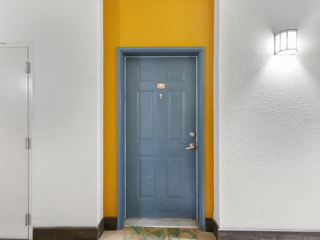 200 4TH AVENUE S 105, St Petersburg, FL 33701