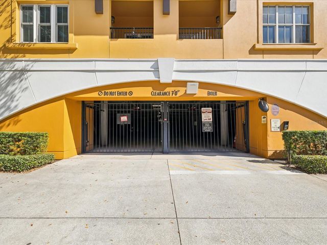 200 4TH AVENUE S 105, St Petersburg, FL 33701