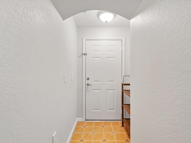 200 4TH AVENUE S 105, St Petersburg, FL 33701