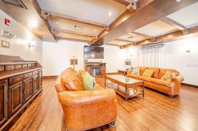 200 4TH AVENUE S 105, St Petersburg, FL 33701