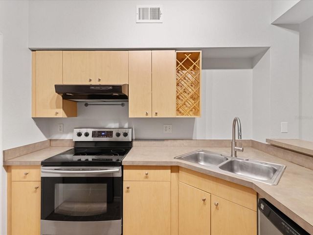 200 4TH AVENUE S 105, St Petersburg, FL 33701