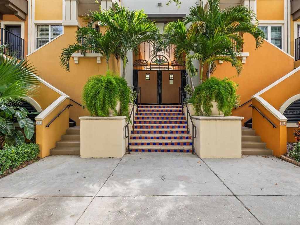 200 4TH AVENUE S 105, St Petersburg, FL 33701