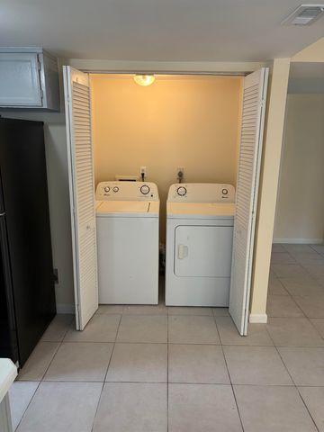 200 Sevilla St B, St Augustine Beach, FL 32080
