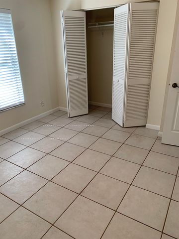 200 Sevilla St B, St Augustine Beach, FL 32080