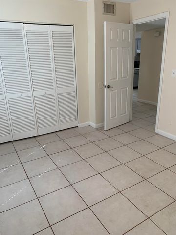 200 Sevilla St B, St Augustine Beach, FL 32080