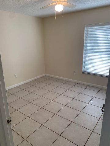 200 Sevilla St B, St Augustine Beach, FL 32080