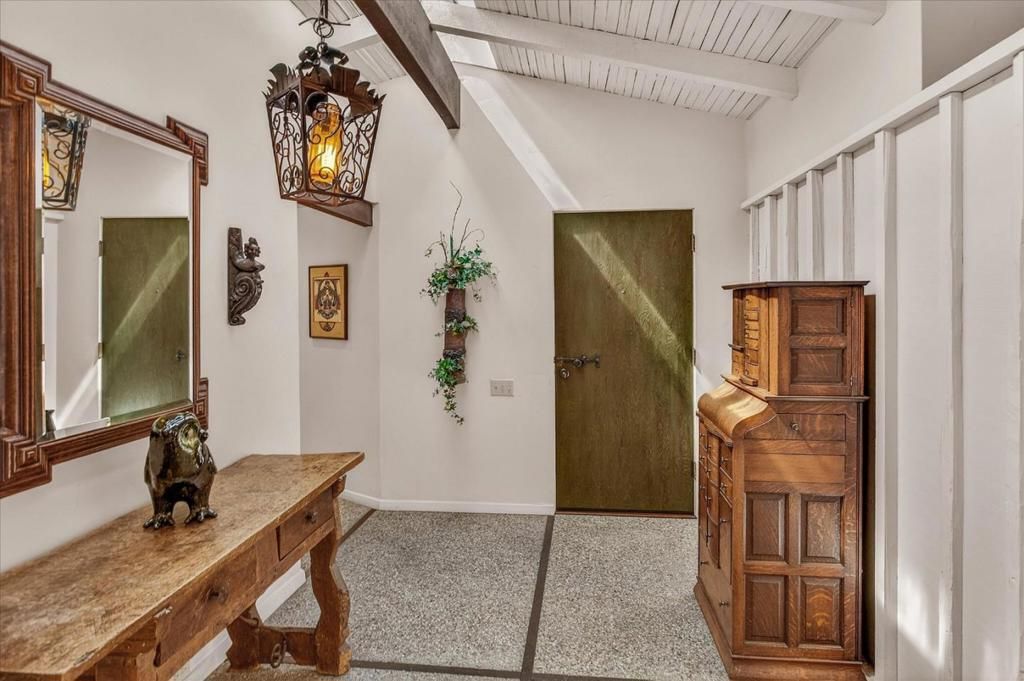 Image 10 of property listing at 14176 Quail Acres, Saratoga, CA 95070