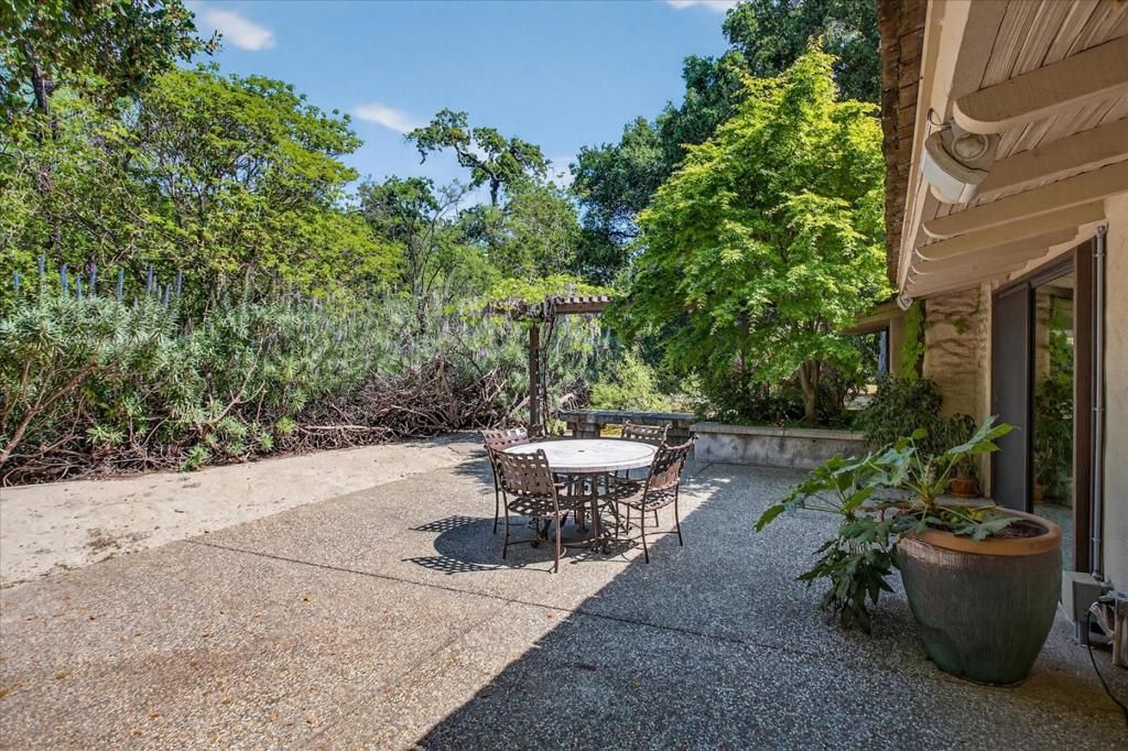 Image 32 of property listing at 14176 Quail Acres, Saratoga, CA 95070