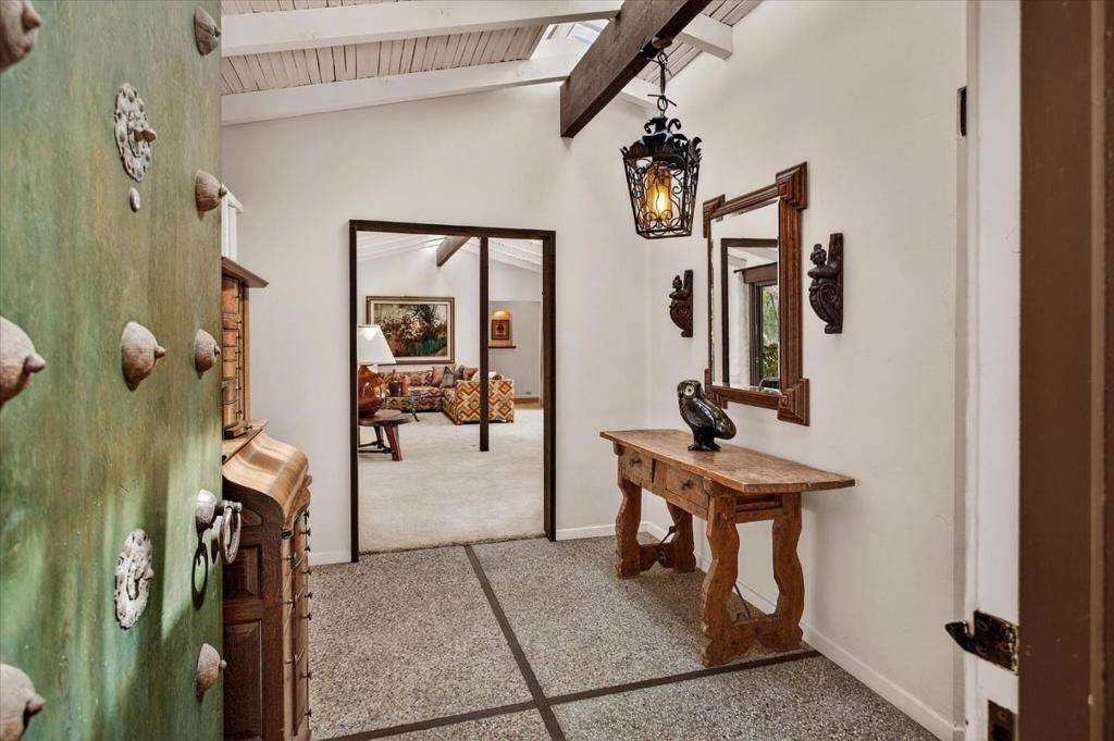 Image 9 of property listing at 14176 Quail Acres, Saratoga, CA 95070