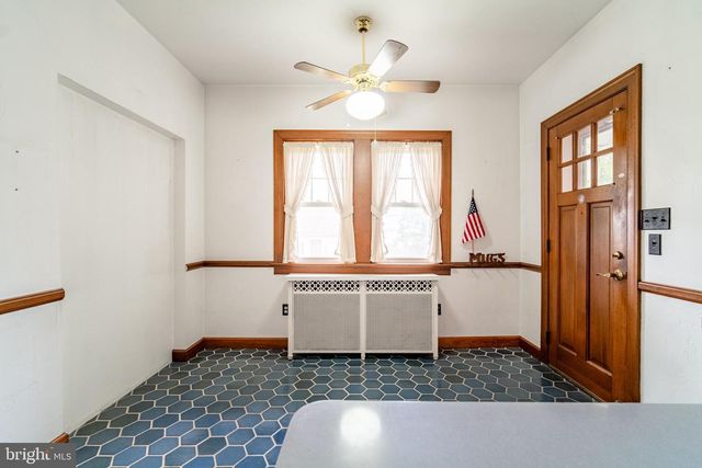 155 E SPRINGETTSBURY AVE, York, PA 17403