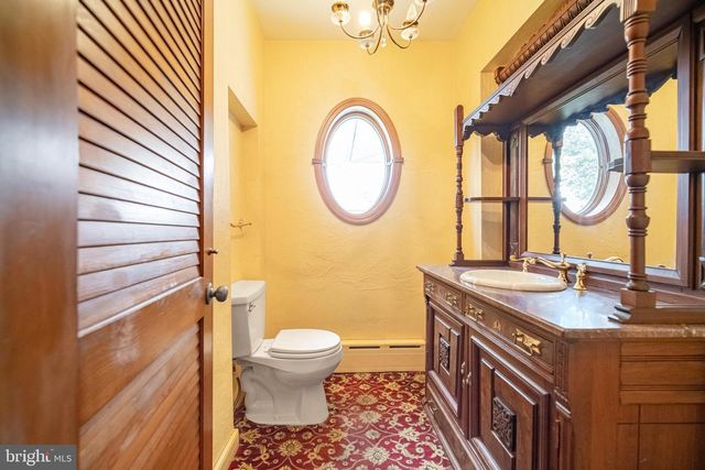 155 E SPRINGETTSBURY AVE, York, PA 17403