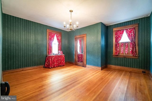 155 E SPRINGETTSBURY AVE, York, PA 17403