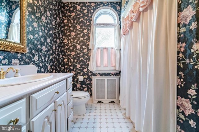 155 E SPRINGETTSBURY AVE, York, PA 17403