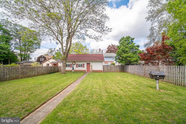 155 E SPRINGETTSBURY AVE, York, PA 17403