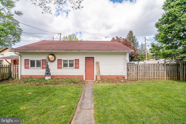 155 E SPRINGETTSBURY AVE, York, PA 17403