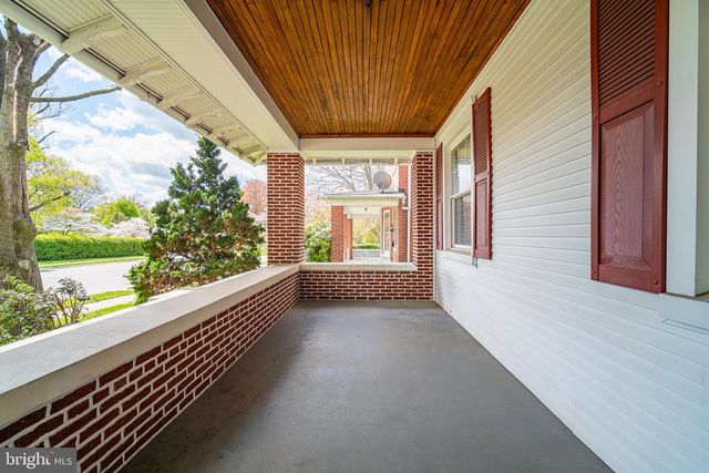 155 E SPRINGETTSBURY AVE, York, PA 17403