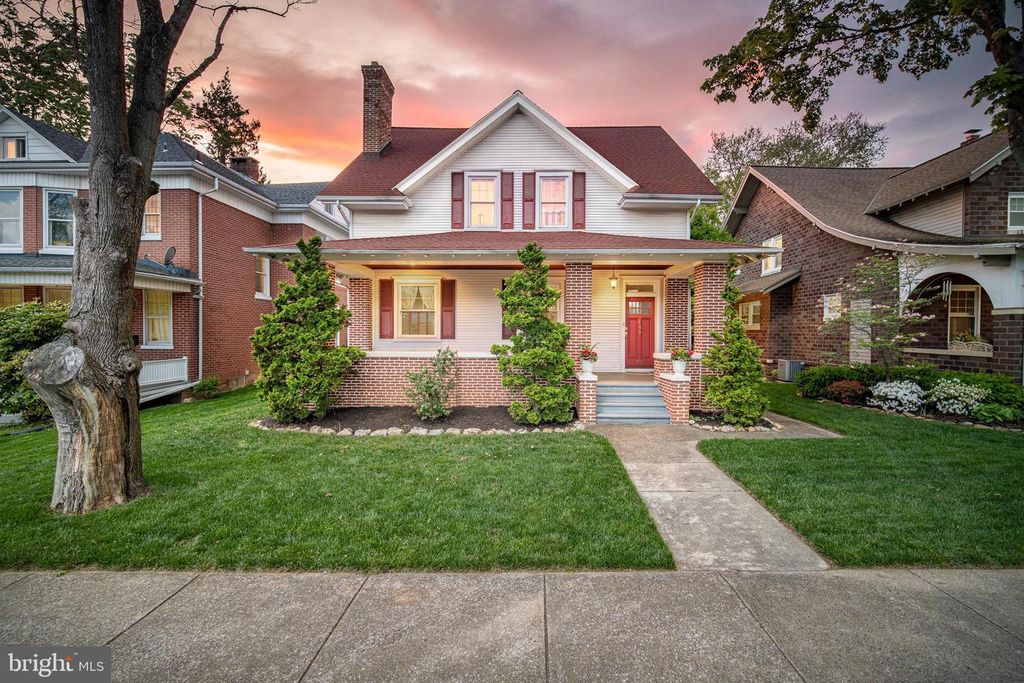 155 E SPRINGETTSBURY AVE, York, PA 17403