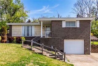 42 Manor Rd, Donora, PA 15033