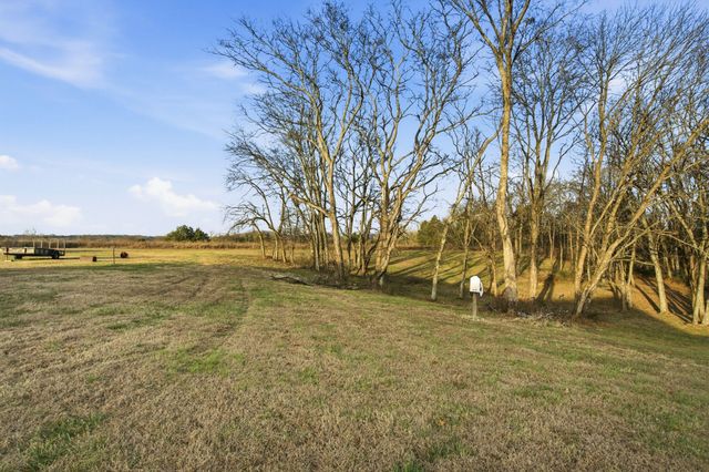 760 Armstrong Rd, Castalian Springs, TN 37031