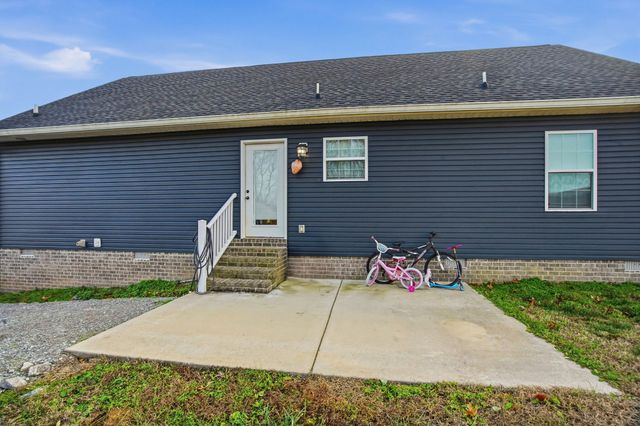 760 Armstrong Rd, Castalian Springs, TN 37031